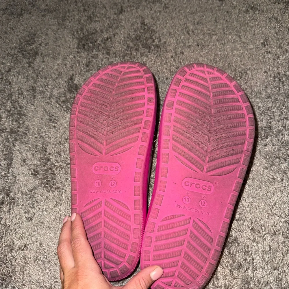 CROCS no women’s see